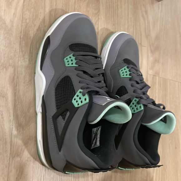 Air Jordan 4 Retro - Picture 13 of 14